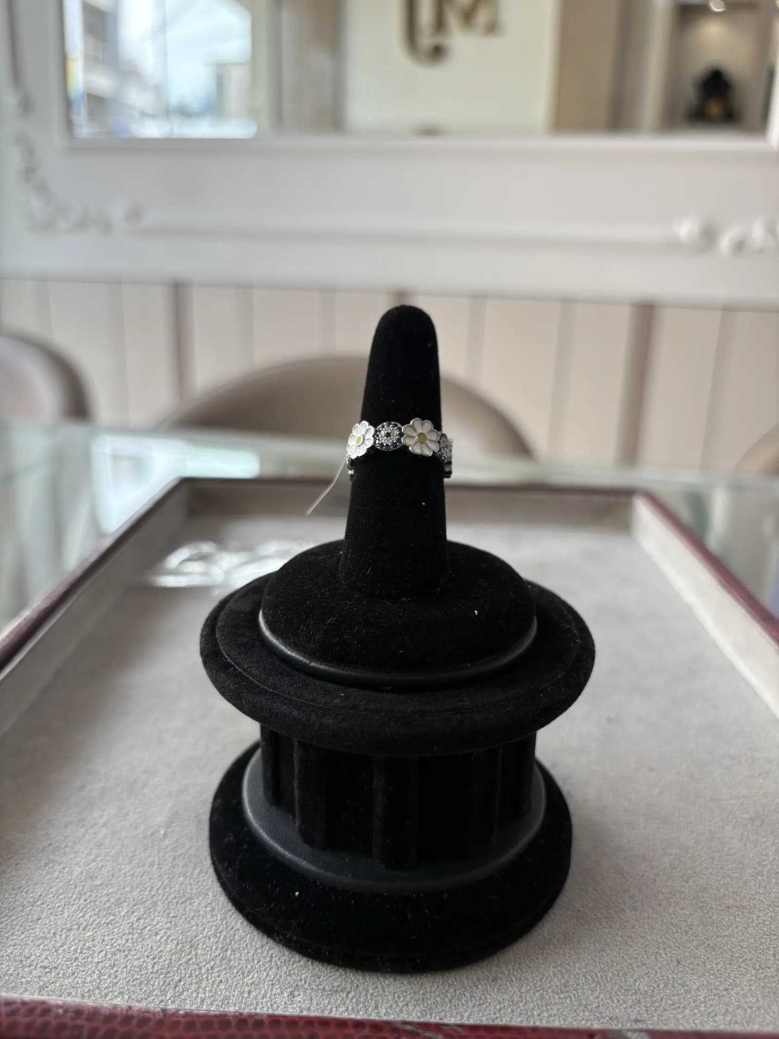 Enamel Daisy Band Ring in rhodium plated 925 sterling silver, photo 2