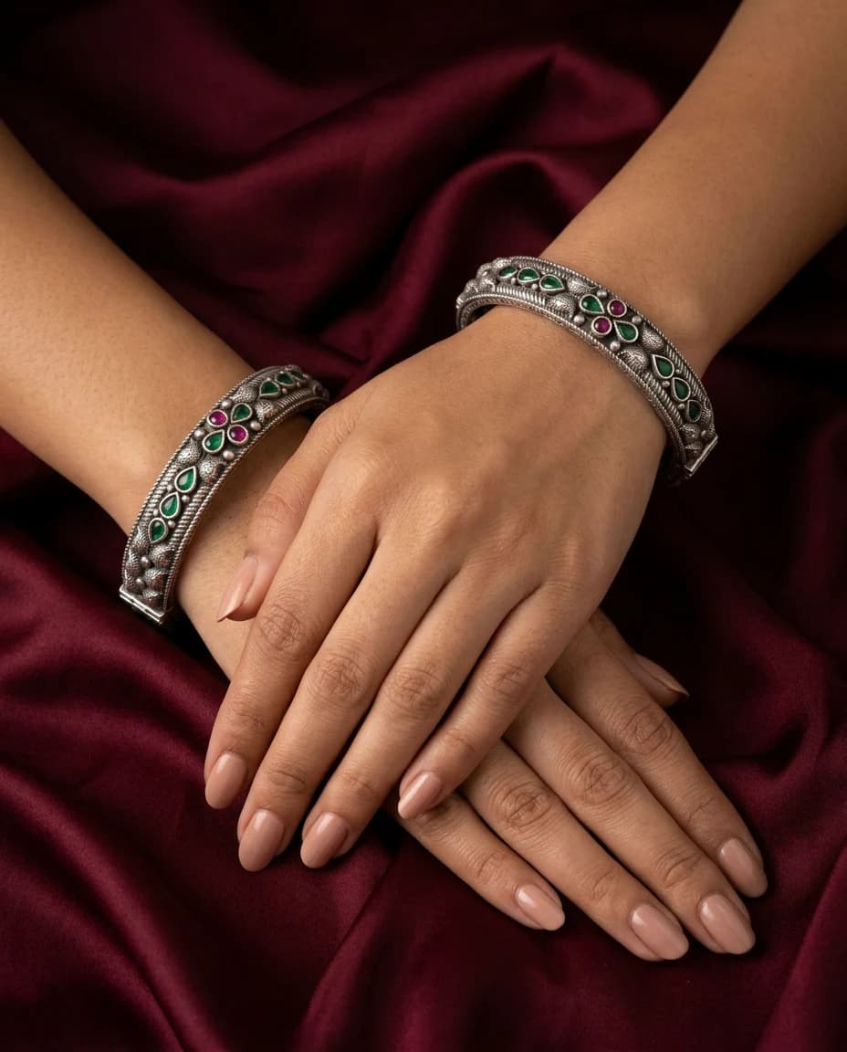 Oxidised Leaf Kundan Bangle